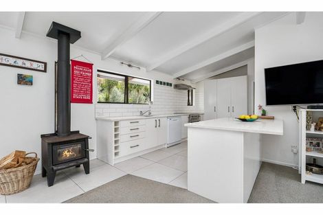 Photo of property in 673 Huia Road, Parau, Auckland, 0604