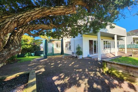 Photo of property in 94 Campbell Road, One Tree Hill, Auckland, 1061