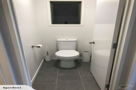 Photo of property in 29a Woodglen Road, Glen Eden, Auckland, 0602