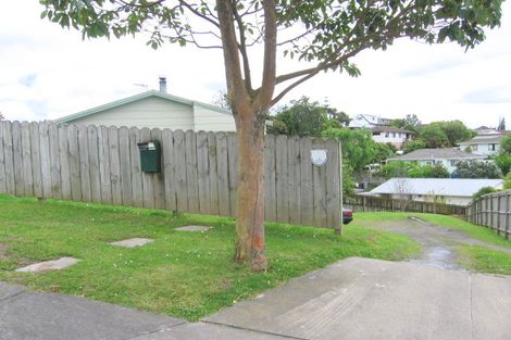 Photo of property in 8 Maywood Crescent, Glen Eden, Auckland, 0602