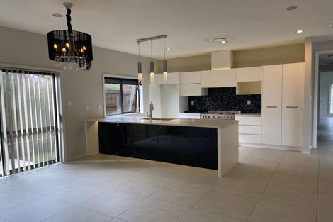 Photo of property in 86 Tiriwa Drive, Massey, Auckland, 0614