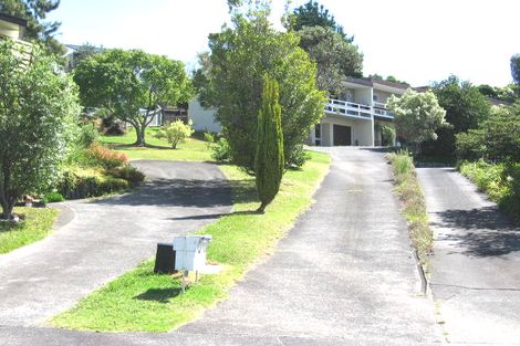 Photo of property in 2/72 Cockayne Crescent, Sunnynook, Auckland, 0620