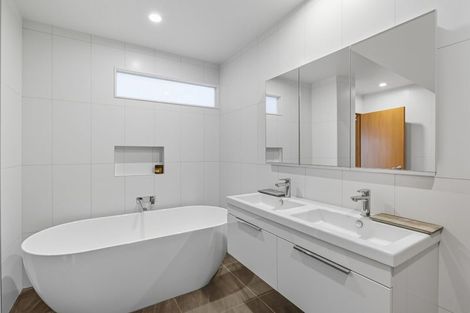 Photo of property in 2 Southleigh, Raumati South, Paraparaumu, 5032