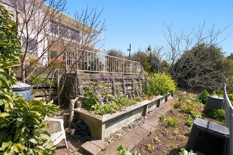Photo of property in 7 Montana Place, Merrilands, New Plymouth, 4312