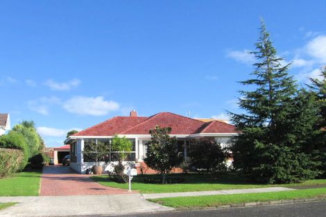 Photo of property in 8 Norfolk Place, Papatoetoe, Auckland, 2025