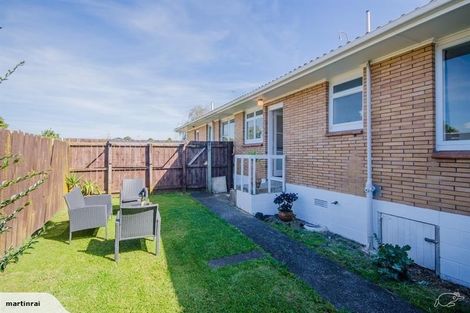 Photo of property in 2/24a Vine Street, Mangere East, Auckland, 2024