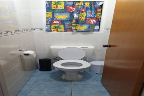 Photo of property in 2/66 Aviemore Drive, Highland Park, Auckland, 2010