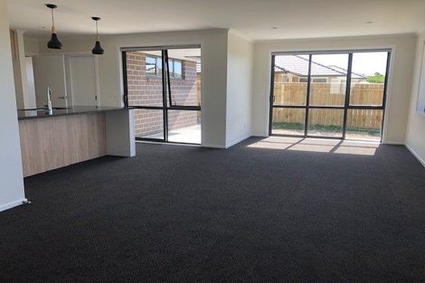 Photo of property in 8 Tapuhikura Street, Waikanae, 5036