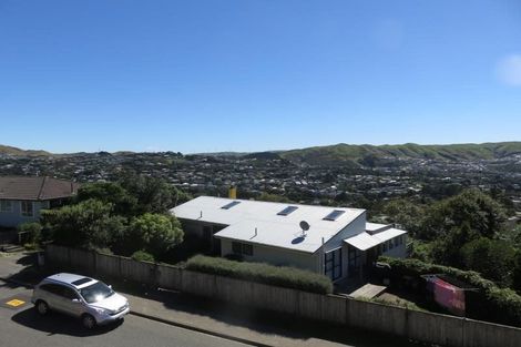 Photo of property in 18a Carluke Street, Paparangi, Wellington, 6037