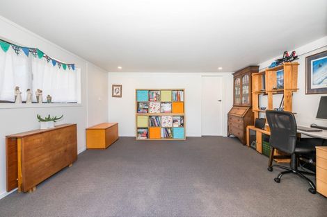 Photo of property in 50 Dale Road, Raumati South, Paraparaumu, 5032