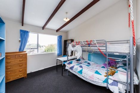 Photo of property in 14 Raglan Avenue, Cloverlea, Palmerston North, 4412