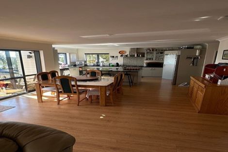 Photo of property in 165a Carlisle Road, Northcross, Auckland, 0632