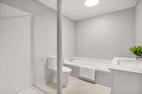 Photo of property in 43 Becker Drive, Weymouth, Auckland, 2103