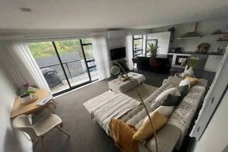 Photo of property in 11 Ara Patukawenga, Tawa, Wellington, 5028