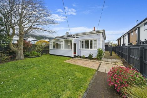 Photo of property in 99 Whites Line East, Waiwhetu, Lower Hutt, 5010