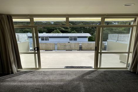 Photo of property in 2f/20 Ian Marwick Place, Birkenhead, Auckland, 0626