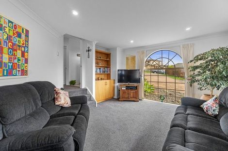 Photo of property in 11 Highgrove Drive, Grandview Heights, Hamilton, 3200