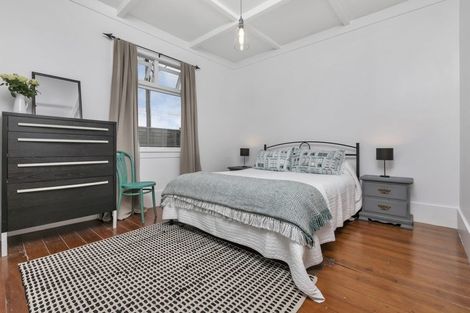 Photo of property in 83 Beach Haven Road, Beach Haven, Auckland, 0626