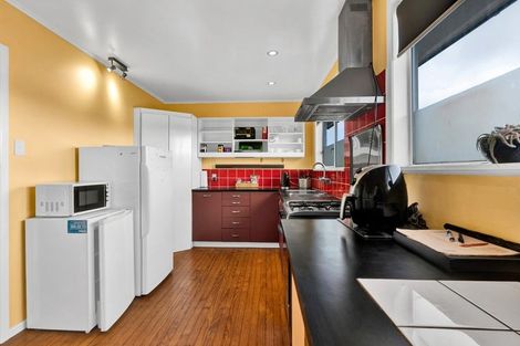 Photo of property in 34 Endeavour Street, Marfell, New Plymouth, 4310