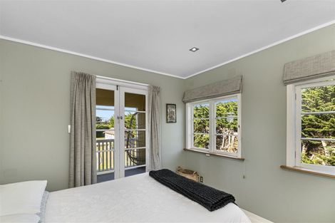 Photo of property in 28 Hona Street, Waikanae Beach, Waikanae, 5036