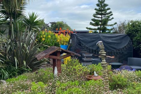 Photo of property in 2 Rutland Place, Milson, Palmerston North, 4414