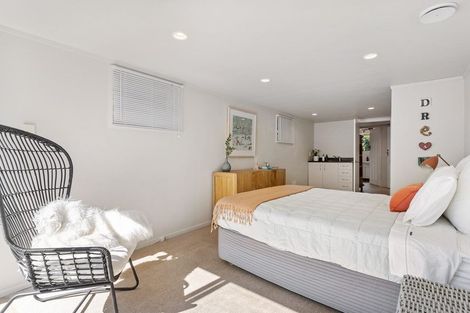 Photo of property in 37 Mellons Bay Road, Mellons Bay, Auckland, 2014