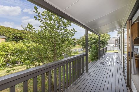 Photo of property in 53 Albatross Close, Whitby, Porirua, 5024