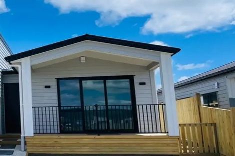 Photo of property in 18 Ihi Place, Karaka, 2578