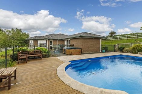 Photo of property in 215 Oyster Point Road, Kaukapakapa, Warkworth, 0984