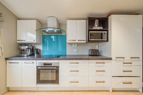 Photo of property in 26 Woolwich Close, Whitby, Porirua, 5024