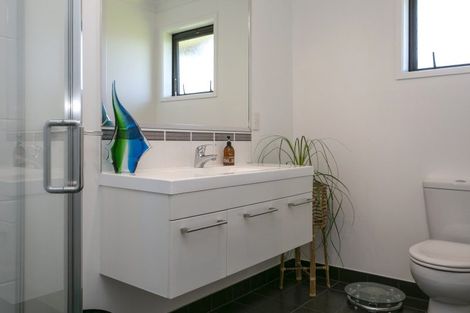 Photo of property in 71 Loch Views Road, Acacia Bay, Taupo, 3385