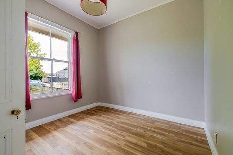 Photo of property in 6 Charles Cross Street, Longburn, Palmerston North, 4412
