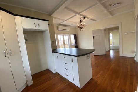 Photo of property in 16 Jasper Avenue, Mount Roskill, Auckland, 1041