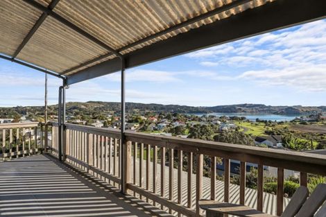 Photo of property in 35 Long Street, Raglan, 3225