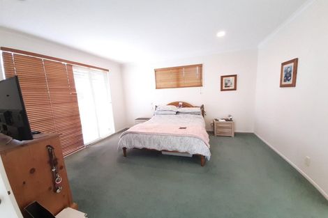 Photo of property in 20 Oban Road, Browns Bay, Auckland, 0630