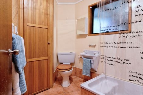 Photo of property in 201 Shaw Road, Titirangi, Auckland, 0604