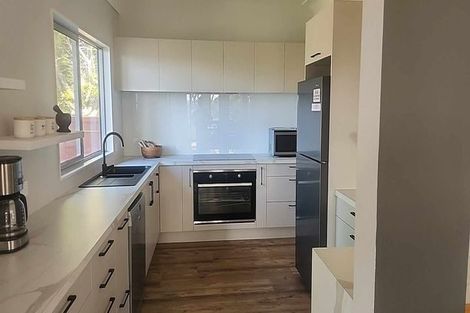 Photo of property in 9 Taurus Place, Kawaha Point, Rotorua, 3010