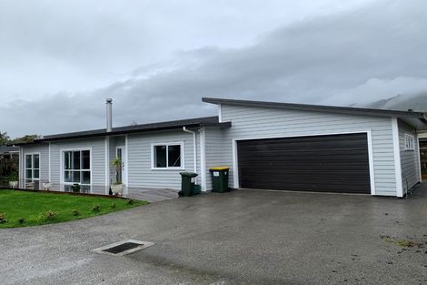 Photo of property in 7b Tawa Street, Waikanae, 5036
