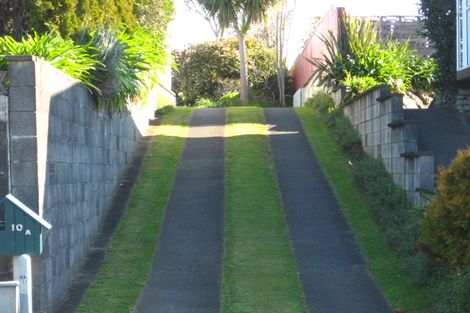 Photo of property in 10a Mayfair Place, Westown, New Plymouth, 4310