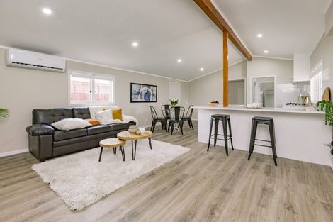 Photo of property in 1/2 Hunua Road, Papakura, 2110