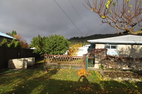 Photo of property in 2 Pyke Street, Clyde, 9330