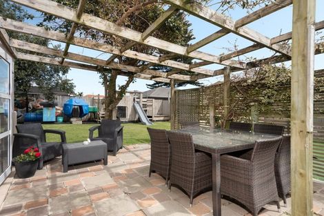 Photo of property in 2/15 Greerton Road, Gate Pa, Tauranga, 3112