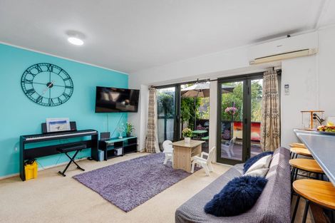 Photo of property in 15/65 Rangatira Road, Beach Haven, Auckland, 0626