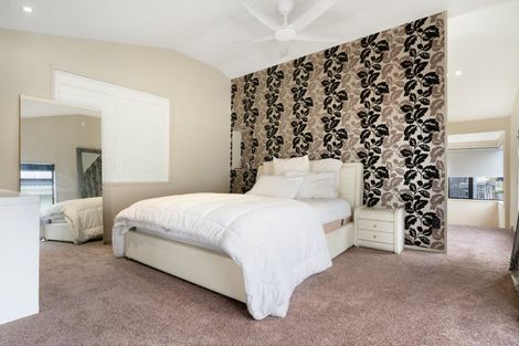 Photo of property in 1/30 Marine Parade, Mount Maunganui, 3116