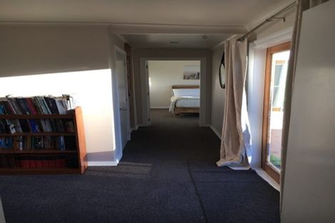 Photo of property in 58 Fairview Crescent, Kelburn, Wellington, 6012