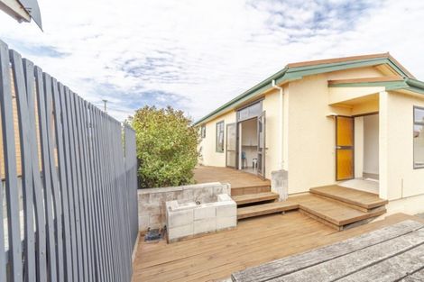 Photo of property in 106 Charles Street, Westshore, Napier, 4110