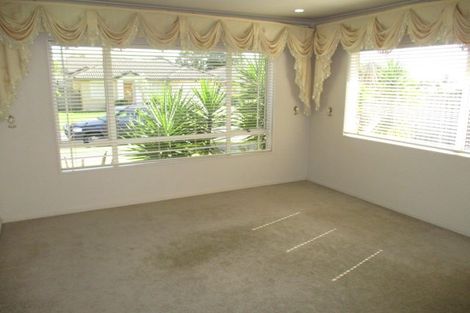 Photo of property in 12 Ballydonegan Rise, East Tamaki, Auckland, 2013