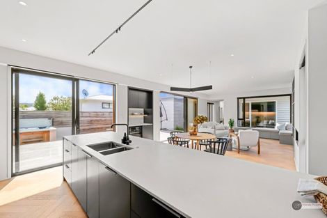 Photo of property in 10 Birdwood Road, Waterloo, Lower Hutt, 5011