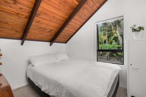 Photo of property in 2/9 Heathglen Place, Bayview, Auckland, 0629