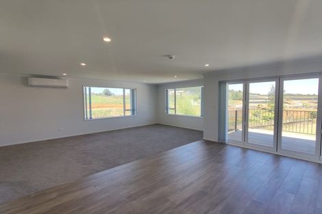 Photo of property in 17 Stockyard Crescent, Pukekohe, 2120